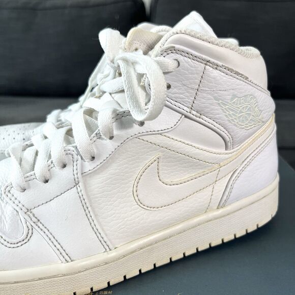 Nike Air Jordan 1 Mid Triple White Basketball Shoes 554724-109 Men's Size 9 - Picture 7 of 12